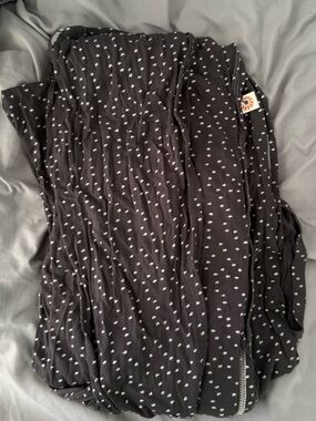 Ergobaby Aura Wrap carrier in Grey with White Stars